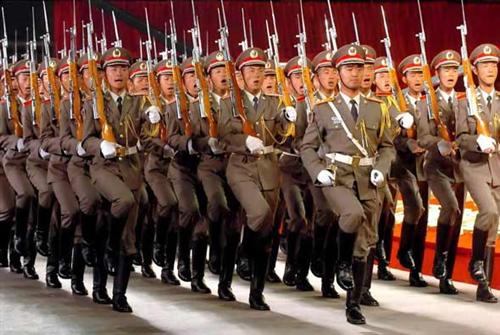 诚告:被套的散户股友们别抛股票!私拿与庄共舞