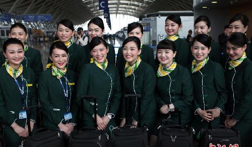 建议春秋航空制服改成红色。_春秋航空(6010