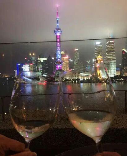 奈飞今天股票价格是123.71美元,我是被奈飞和