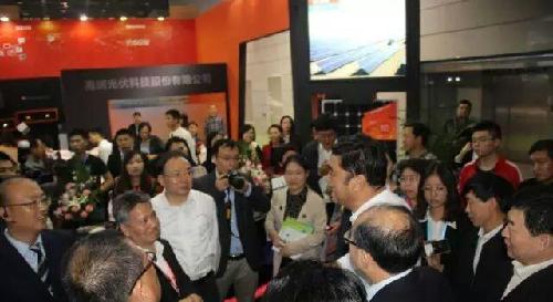 去年海润三季报盈利,年报亏损9个亿, 今年也一