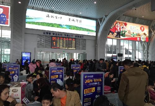 不要玩股票了亏损了些十天前割了!陪伴家人在