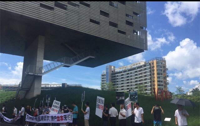 【葩哥每日侃股】万科一字跌停然而A股却大涨