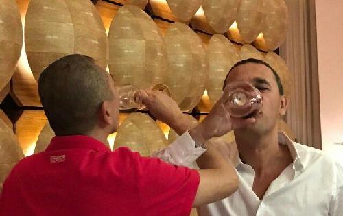 史大佬已经与playtika高管喝庆功酒了,柱哥威武!