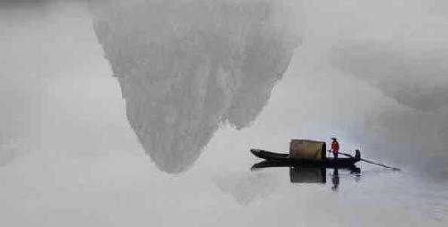 看天下,云烟朦胧涯。不知浓霾里,何处是我家_