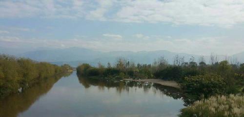 换手不高,量不大,请捏稳了,月K线涨幅不大,不要