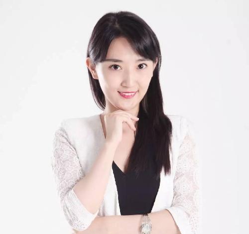 无聊了,欣赏一下掌趣科技高级投资经理周丽莎