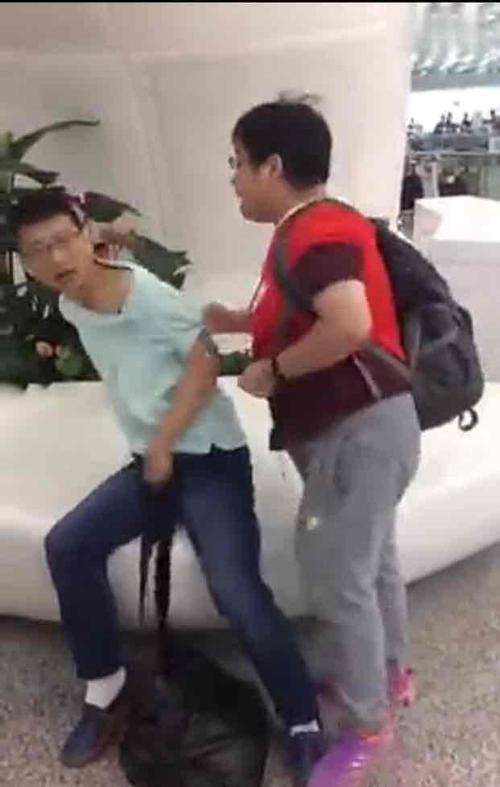 同洲电子前董事长股市套现24亿，欠债不还，潜逃时，被债权人在机场登机口挡获。_乐视网(300104)股吧_东方财富网股吧