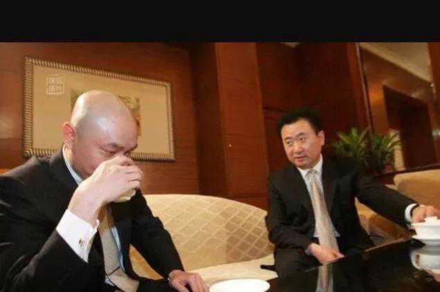呵呵,这种股没有人买,搞笑,一年净利润5个亿,净微信人民币表情图片大全图片