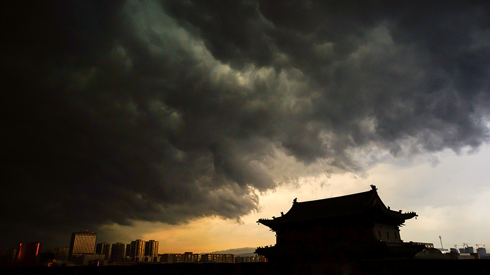 山雨欲来风满楼,黑云压城城欲摧