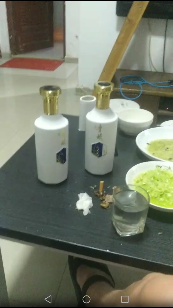 今晚一边喝酒一边流泪