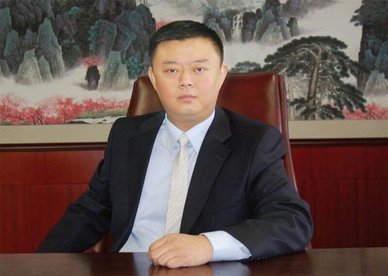 听信威这名字,看老板这长相,霸气,不服输,定能成功!