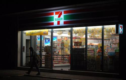 711被频频吐槽商品服务质量双双下滑便利店先驱路在何方