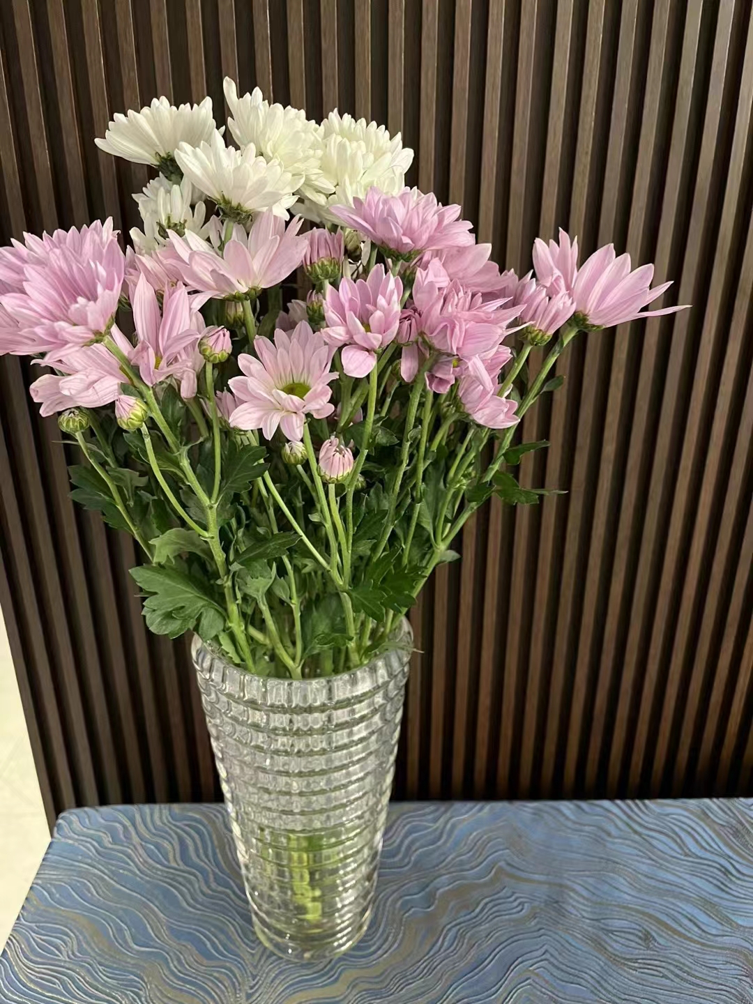 为什么很多投资者2025年赚了指数不赚钱?