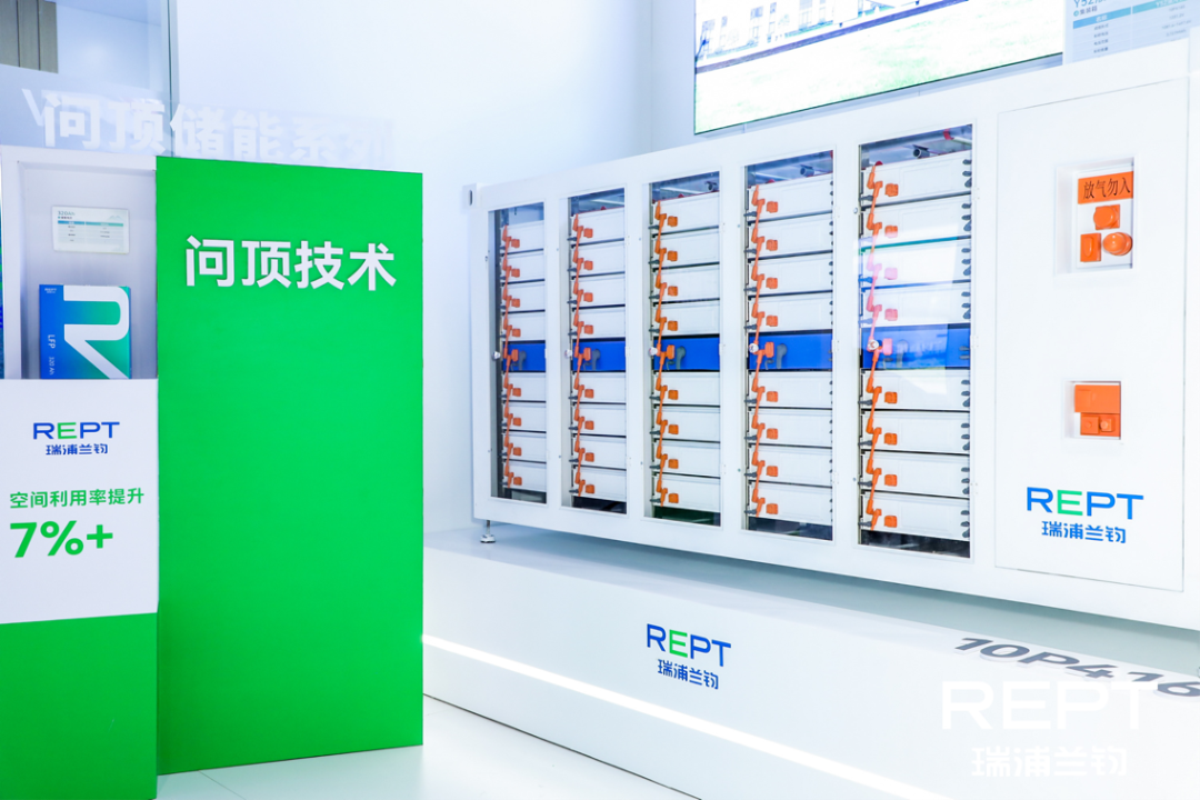 "问顶"技术创新身位领先瑞浦兰钧董事长兼总裁曹辉在接受记者采访时曾