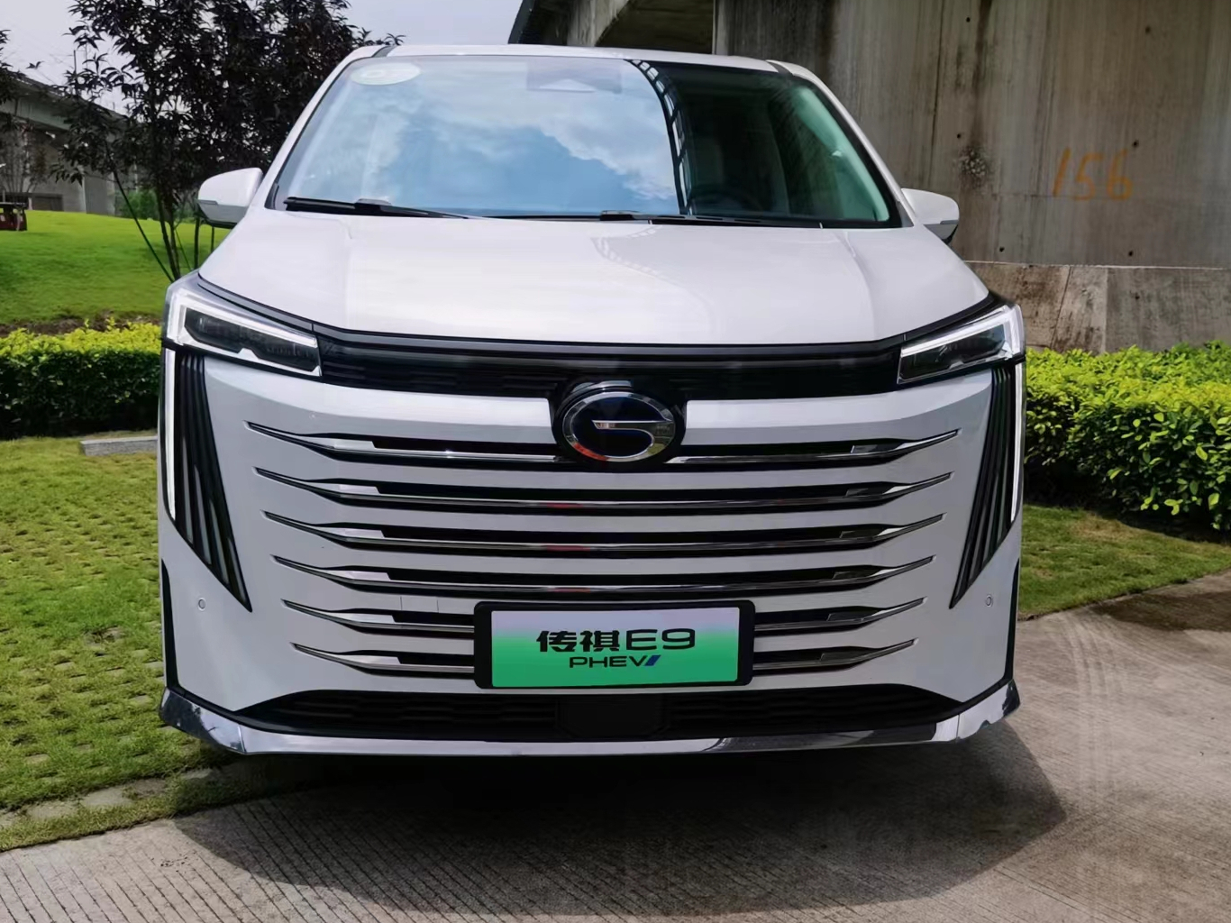 试驾传祺e9可油可电续航最长超一千公里