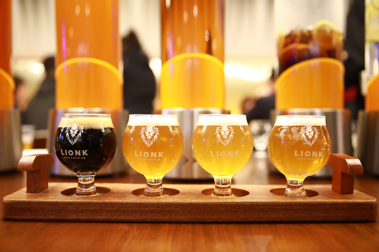 狮王精酿代言人未宣先热系列悬疑海报引爆网络