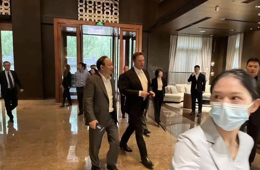 马斯克到访中国,曾毓群陪同,密谋搞大事?新能源行情重回2020_财富号_东方财富网