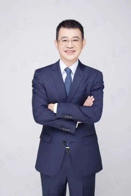 渠道出身半路转型13年磨一剑的易方达冯波正经历人生高峰过后的至暗