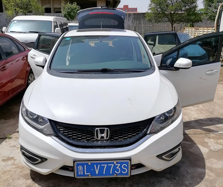 山东省日照市一辆本田杰德牌小型轿车将以4万起拍