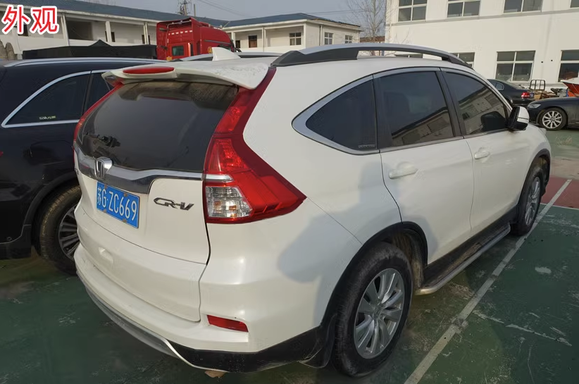 江苏省连云港市一辆思威牌小型汽车将以2万起拍