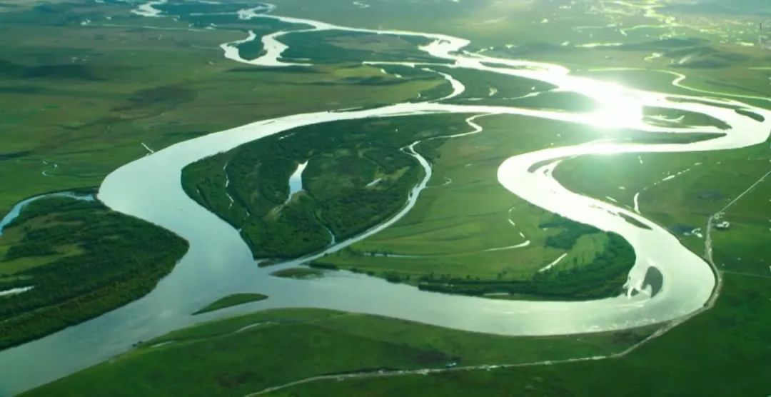 更早的年代,在人类的能力不足以彻底改造自然的时代成都平原的样子