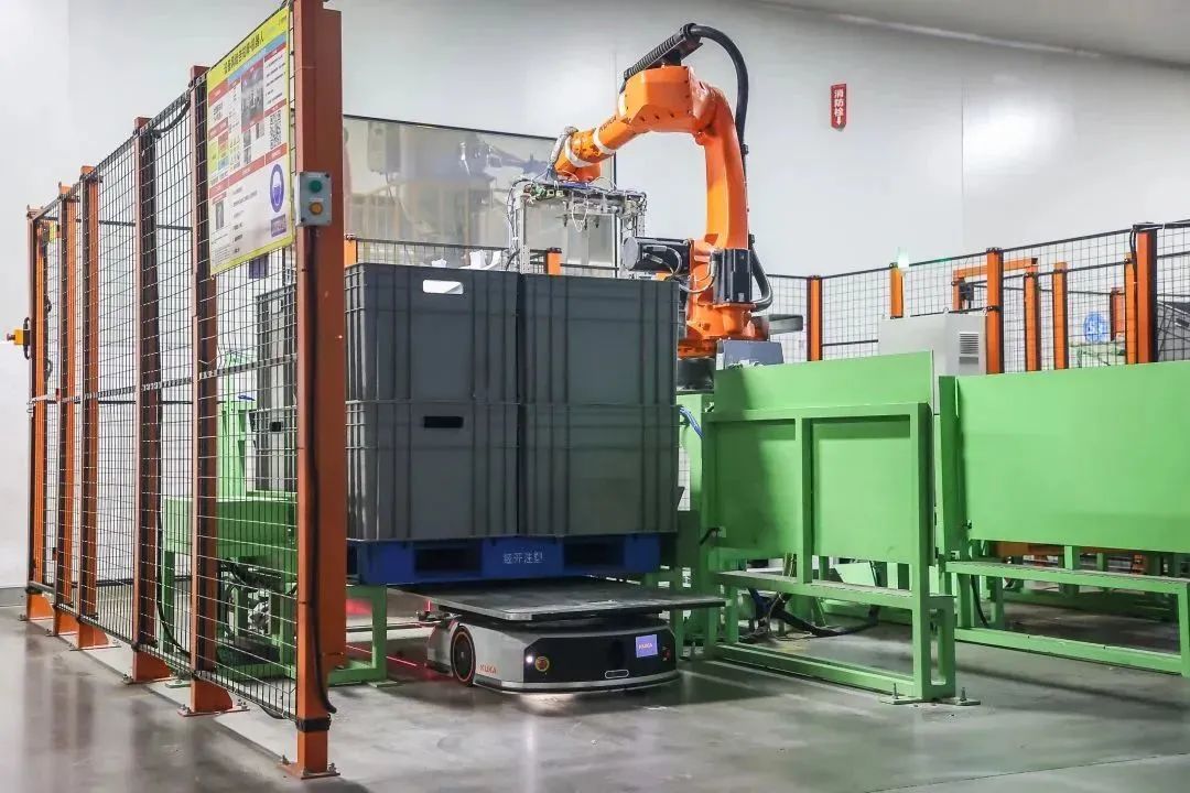 库卡助力美的冰箱注塑打造首个智能标杆工厂