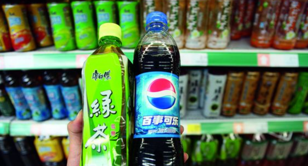 再说,康师傅的渠道管控力怎么也不会比可口可乐强吧,但可口可乐做茶的