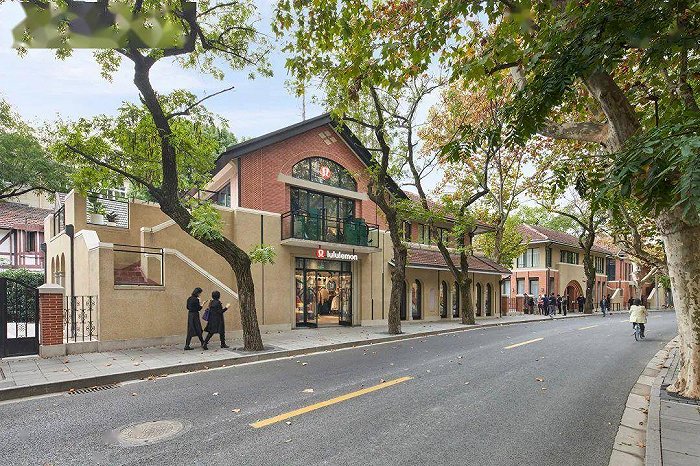 这些品牌或者店铺看中的是街道的社区商业氛围和调性,从而自然聚集在