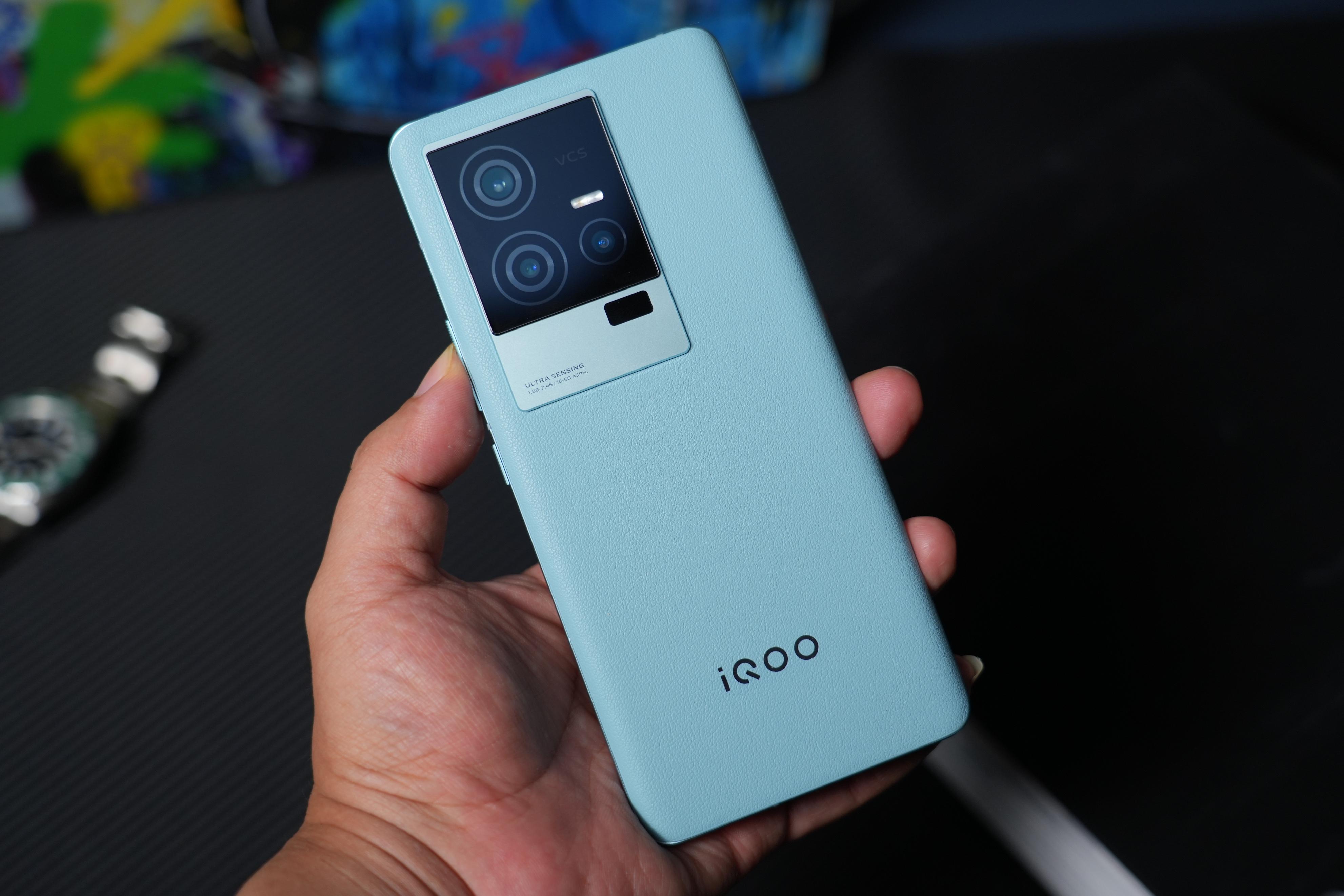 亚运会电竞手机iqoo11s快评测应该没有比ta更强的直板旗舰