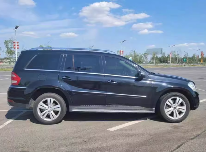 吉林省通化市一辆奔驰牌小型越野客车将以17万起拍