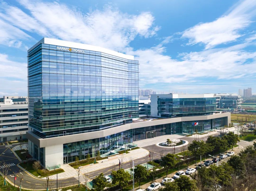 重磅新品100ppm全极耳大圆柱高速自动化装配整线发布