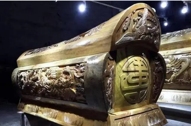 皇木阁阴沉木棺材亮相 用千年不腐乌木制作