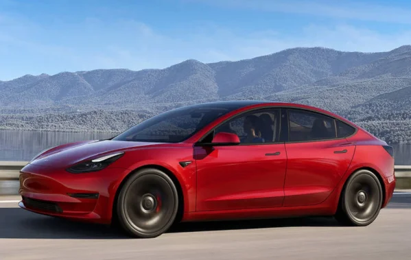 根据此前的相关消息,特斯拉model 2这款车型将会在全新的平台上生产