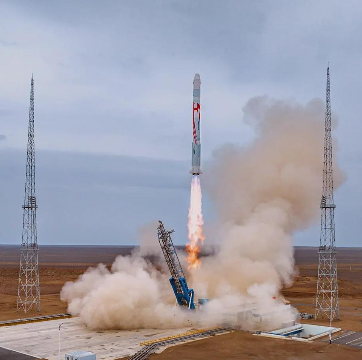 朱雀二号遥二运载火箭发射成功