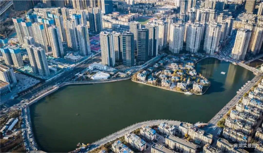 帝湖實景圖市政體育公園實景圖購入城市市區地段現在是購房價格的安全