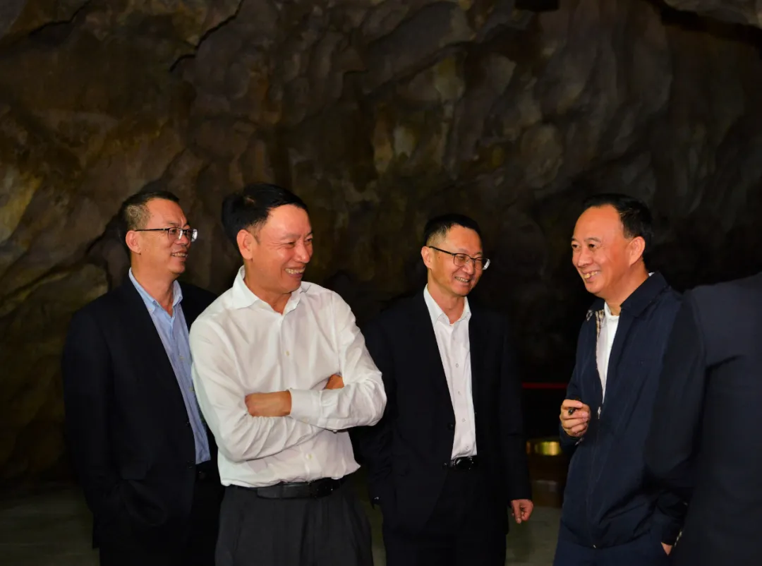 福建牛散陈发树投紫金矿业赚3百多亿投隆基绿能又赚近百亿