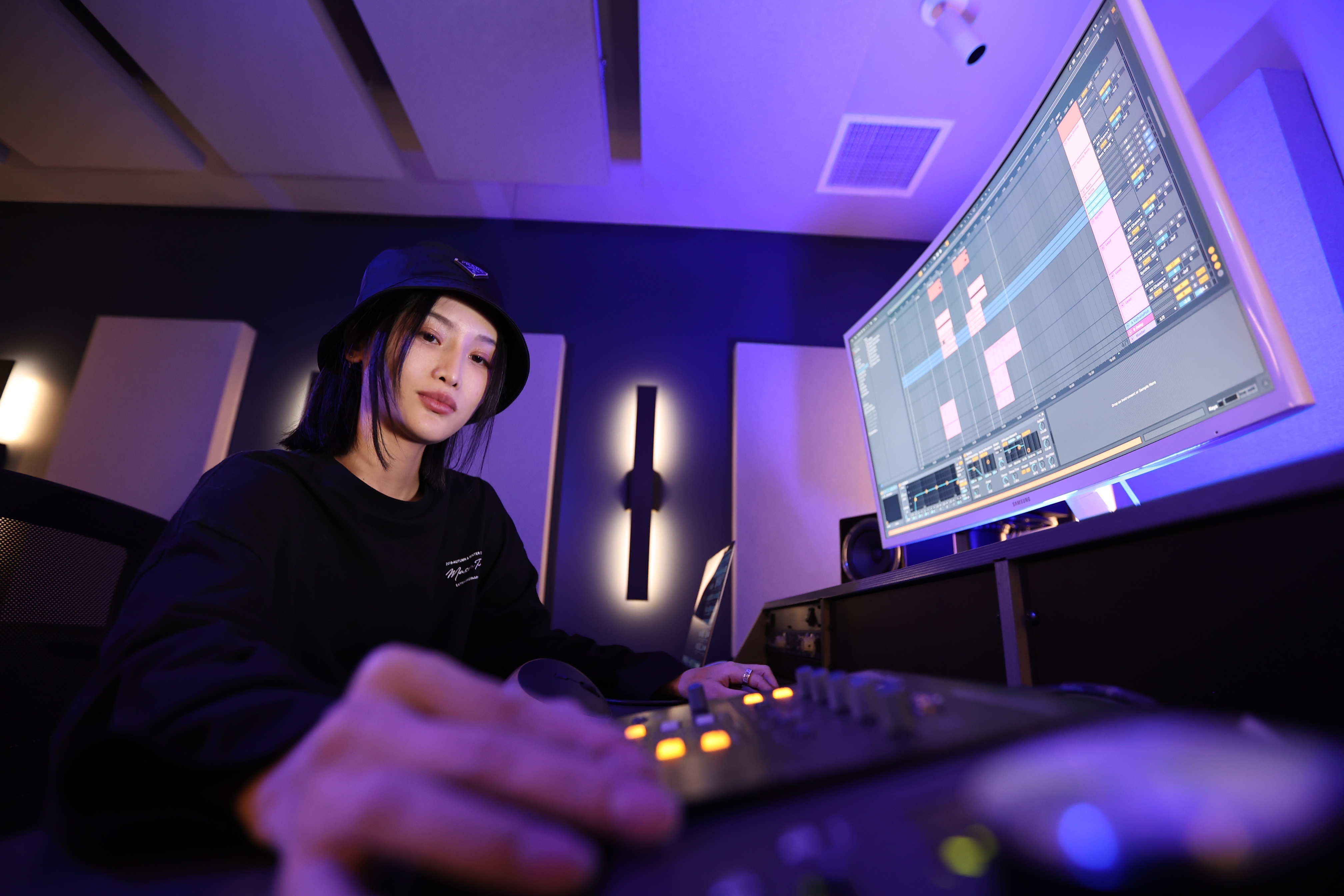 炙手可热中国电音女王dee征服全球舞台