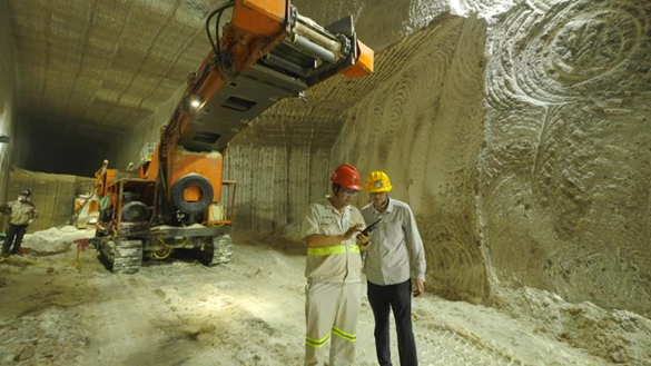 深入地下250米,实探中企老挝钾肥基地:储量超全国_财富号_东方财富网