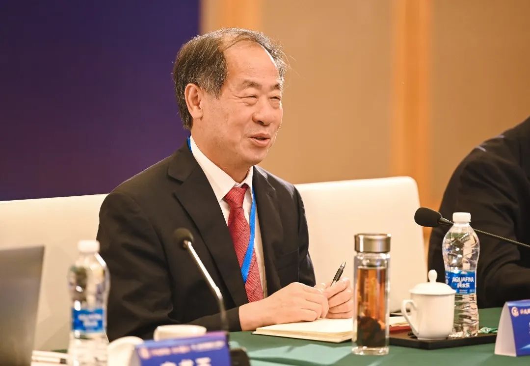 吴少勋露酒存在品类打造产品定位不清等问题现在还是一片荒漠要努力