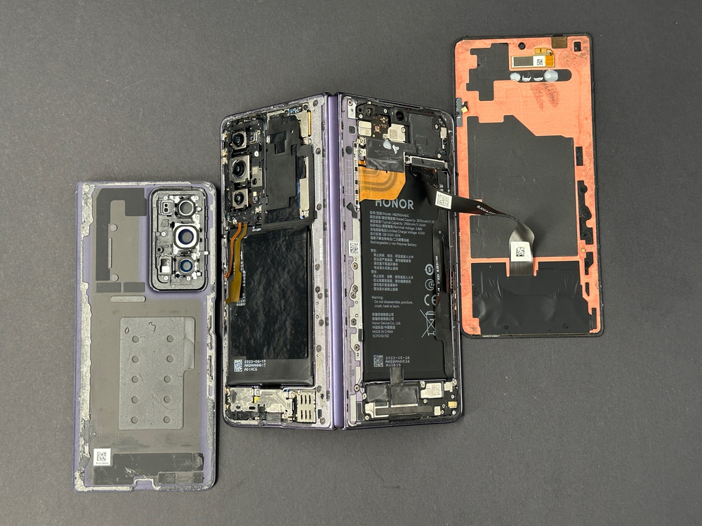 荣耀magic v2拆解报告:轻薄牺牲配置,折痕无法避免