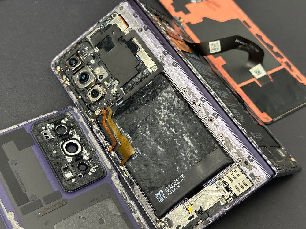 荣耀magic v2拆解报告:轻薄牺牲配置,折痕无法避免_财富号_东方财富网