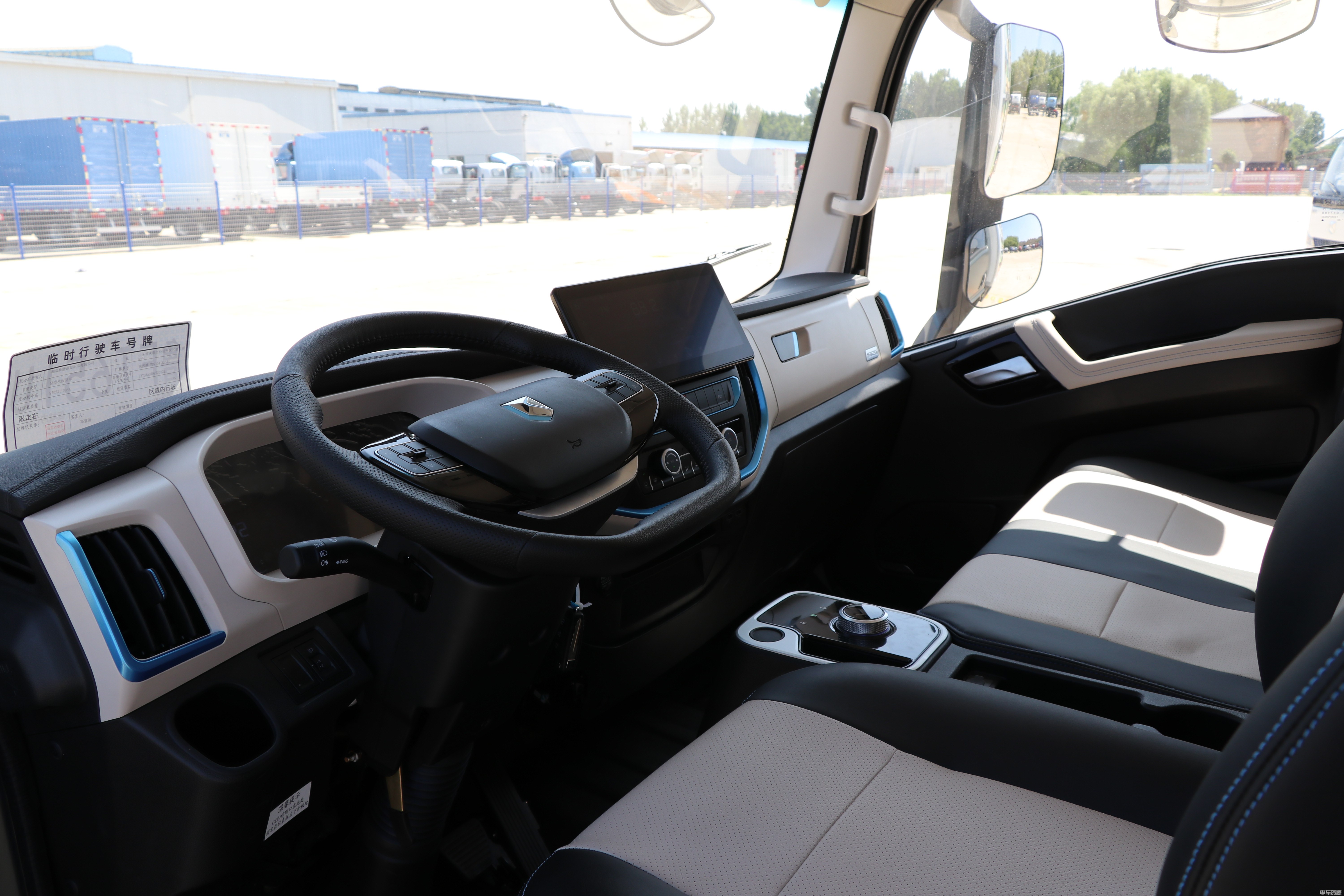 蓝擎·悦 eh娇贵王的内饰布局也让人眼前一亮.