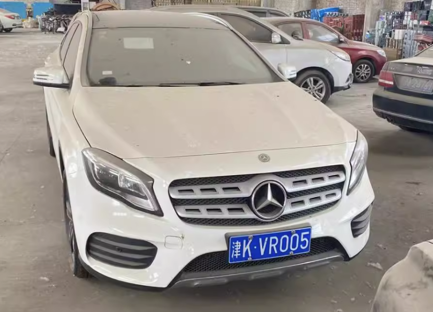 天津市西青区一辆奔驰牌汽车将以13万起拍