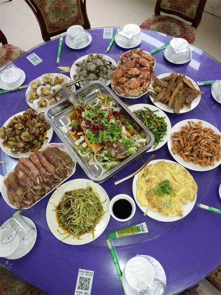 辽宁葫芦岛市兴城市觉华岛享哲渔家品尝特色海鲜还能出还垂钓