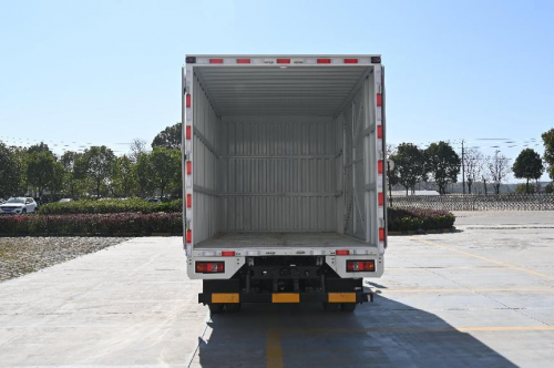 楚风汽车新突破42米纯电轻卡长续航大承载