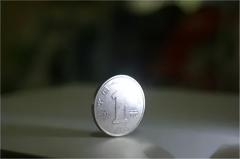 所以你与其靠技术分析得到结果,还不如抛硬币,简单方便易操作,结果没