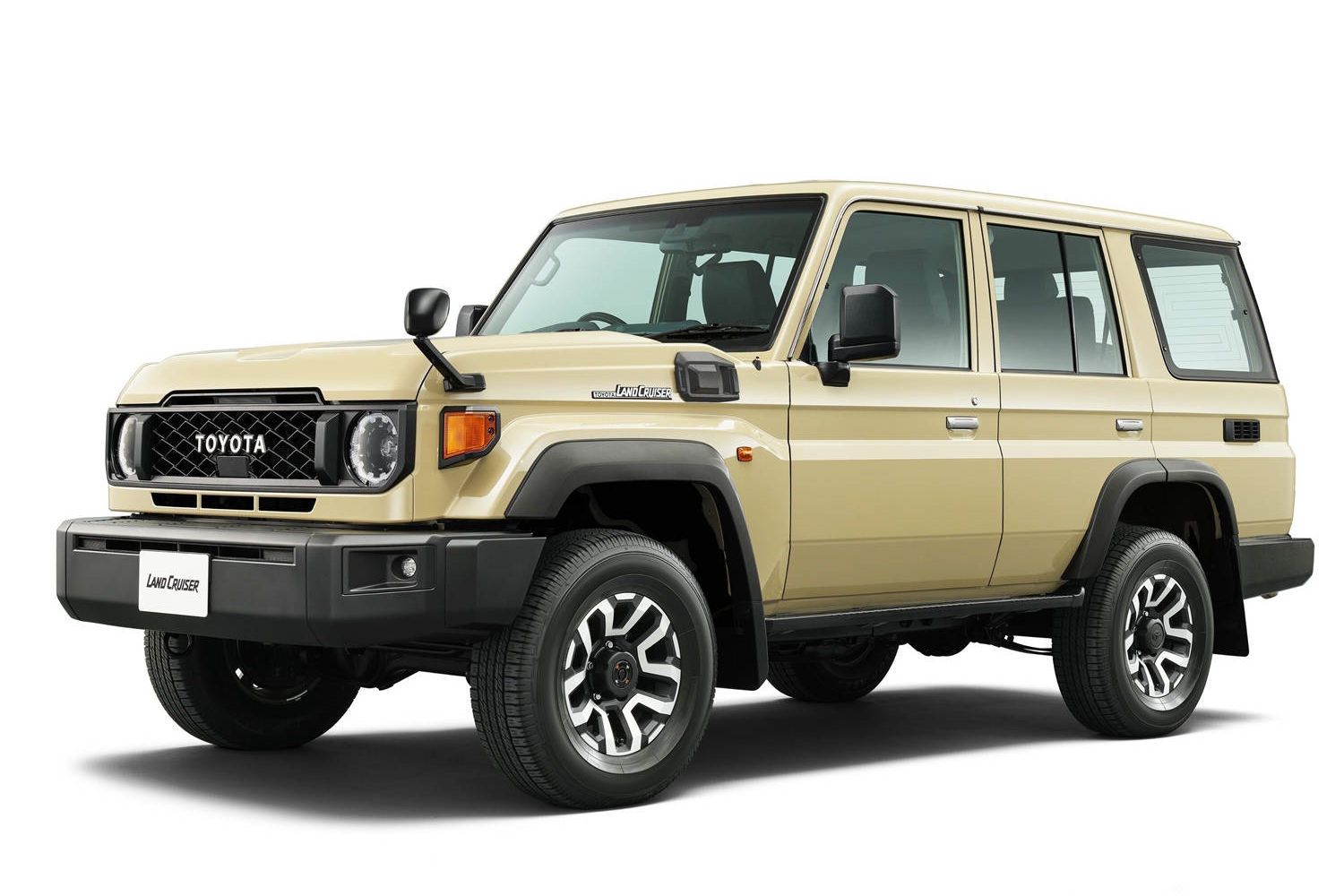 新款丰田lc70来了最大的看点就是复简古陋到底