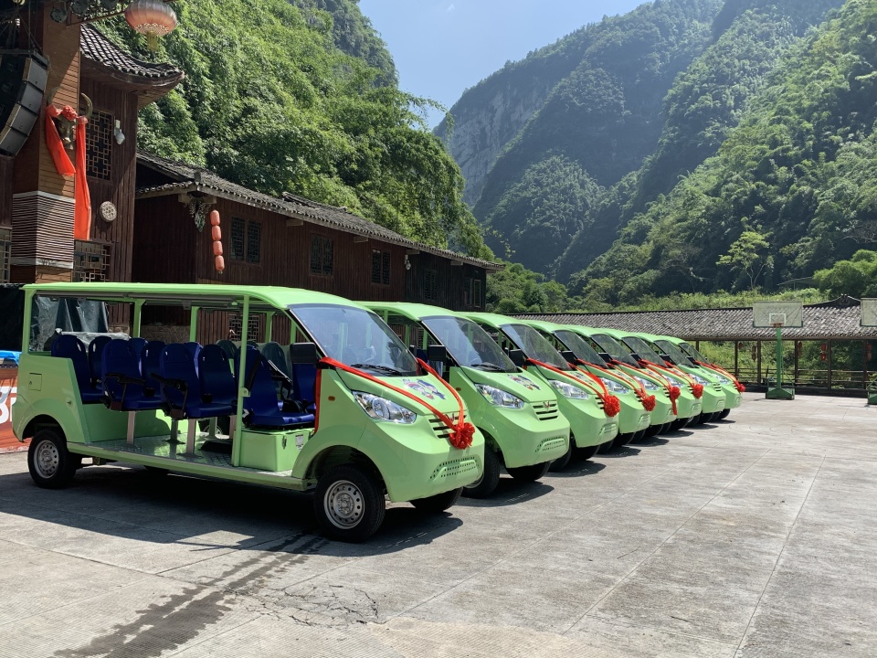 林立特种车为彭水阿依河成功交付五菱电动观光车助力景区打造绿色旅游