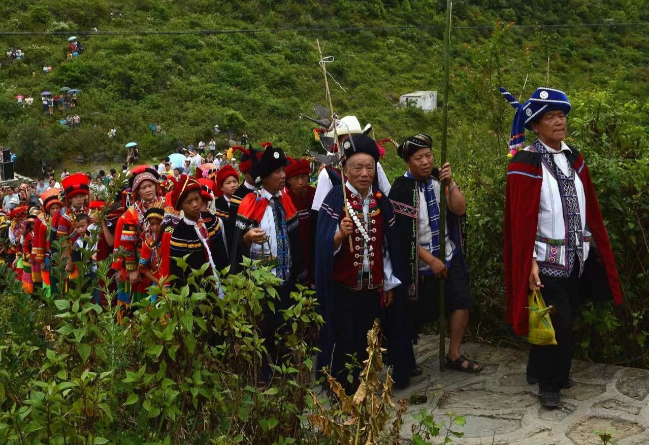 相约广西隆林彝族火把节释放火一般的热情