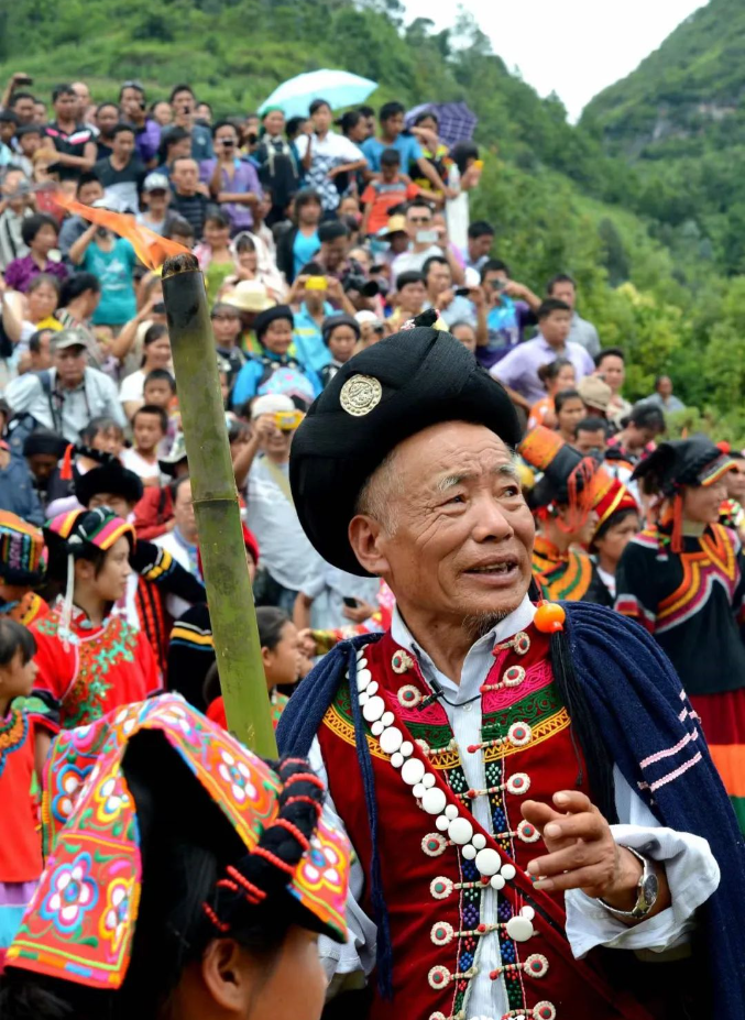 相约广西隆林彝族火把节释放火一般的热情